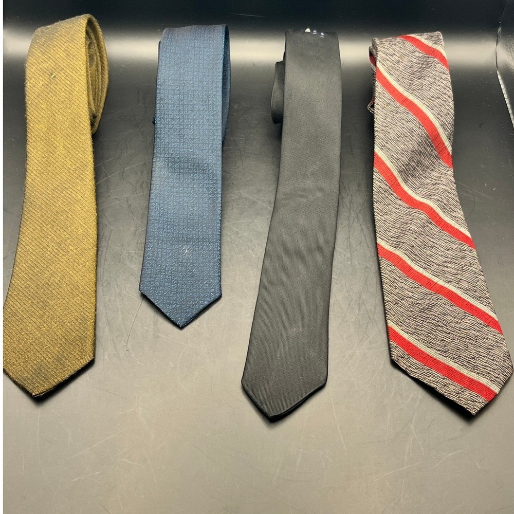 Vtg Men's Neckties Lot Of 4 Focus, Wembley, Van Heusen Striped Blue Brown Black